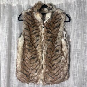 Vintage Lisa International Blonde Faux Fur Tiger Print Zip Up Vest Size Small.